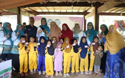 Mendampingi Ibu Bupati Penyerahan KIA di Desa Basseang, Kecamatan Lembang